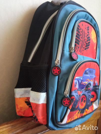 Школьный рюкзак для мальчика в хорошем состоянии
