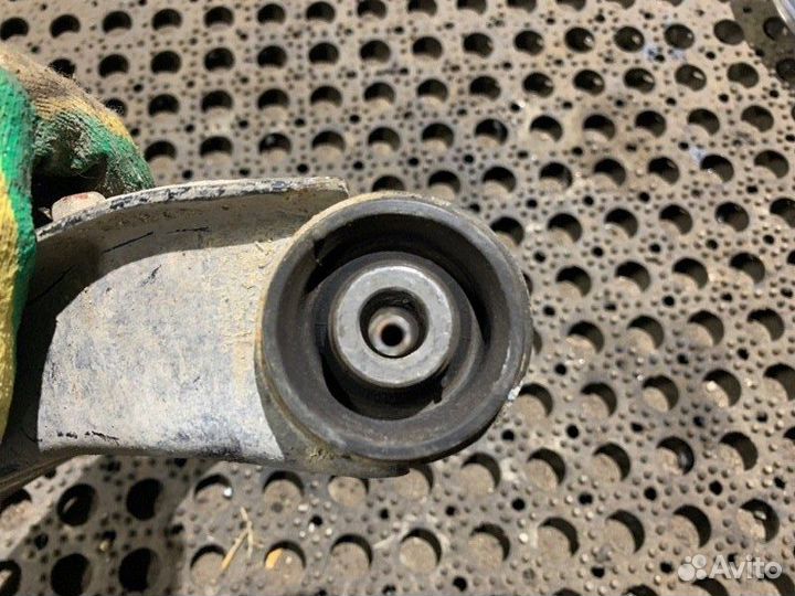 Рычаг подвески верхний передний правый Mitsubishi