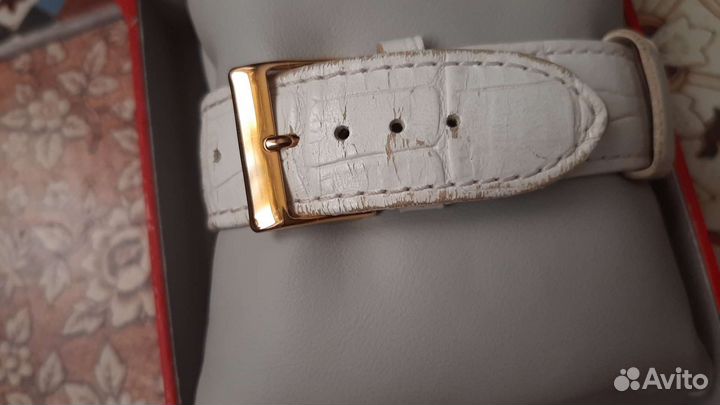 Часы Guess Королевская лилия