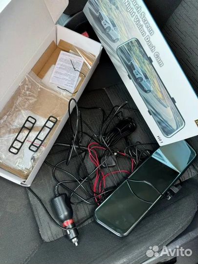 Видеорегистратор зеркало с камерой заднего вида