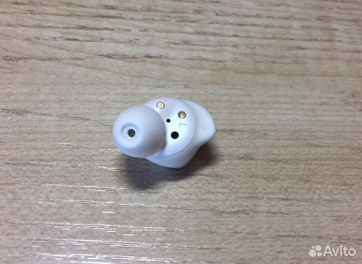 Наушник Samsung Galaxy Buds L б\у