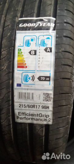 Goodyear EfficientGrip Performance 2 215/60 R17 96H