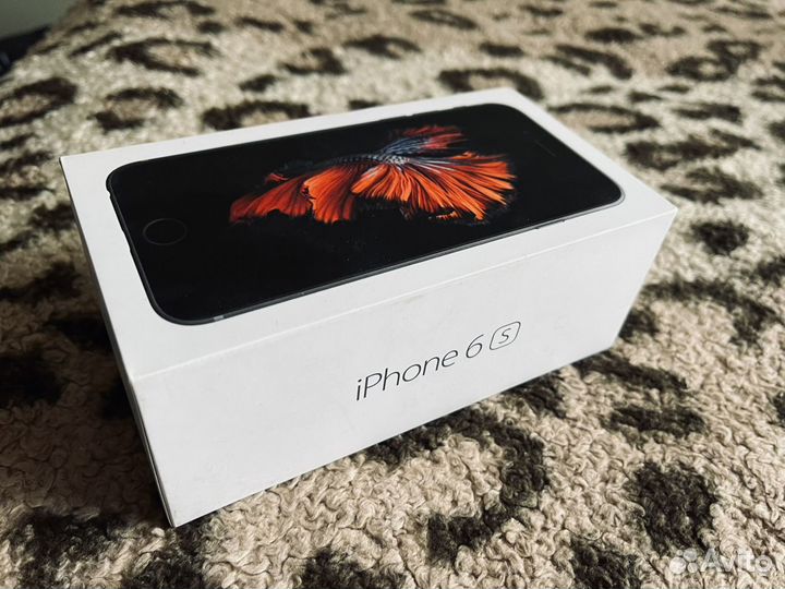 Телефон iPhone 6s