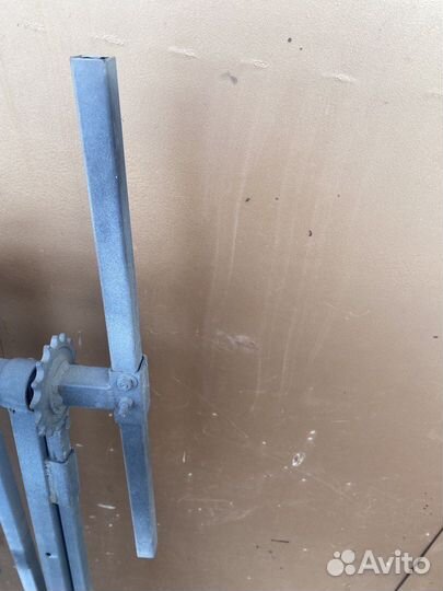 Поворотный покрасочный стол