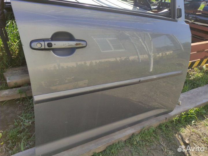 Дверь боковая передняя правая Toyota Ractis NCP100