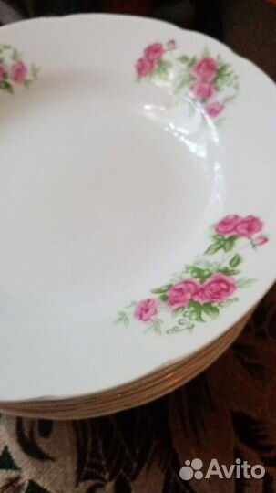 Суповые фарфоровые тарелки