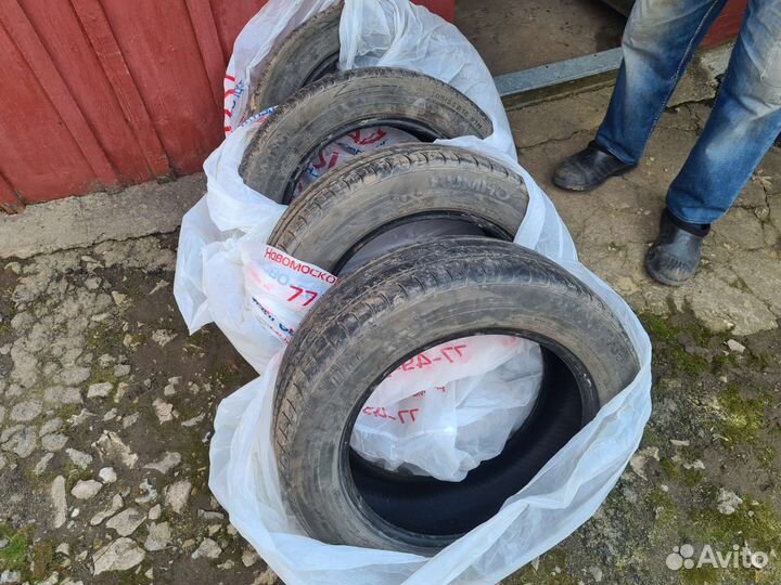 Kumho Ecowing ES01 KH27 205/55 R16