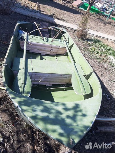 Лодка малютка-2 с вёслами и якорем