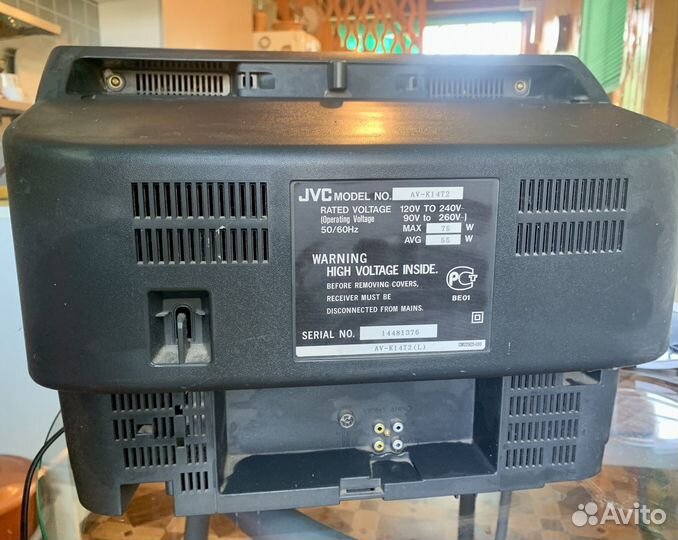 Телевизор JVC ламповый с кронштейном