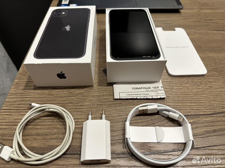 Телефон iPhone 11