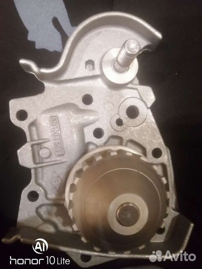 Водяная помпа renault