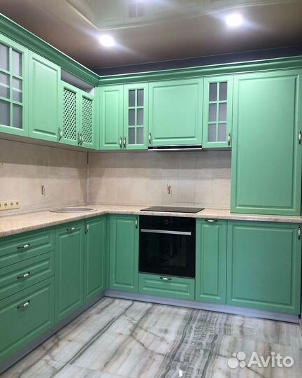 Кухонный гарнитур угловой