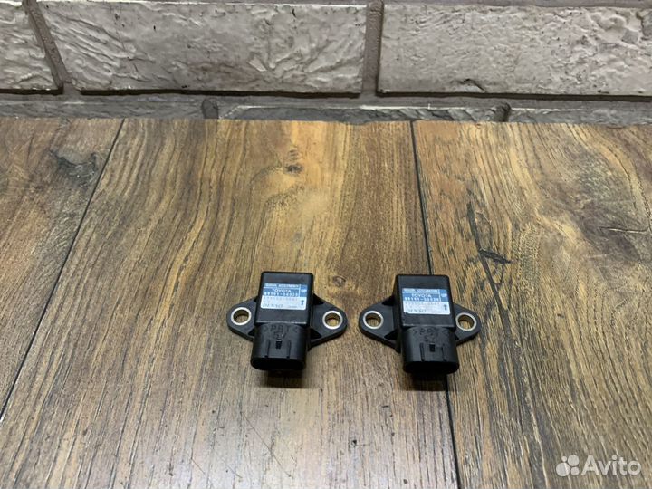 Lexus LX 570 Датчик ускорения