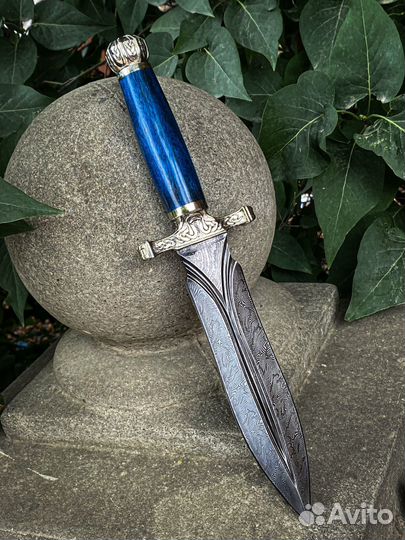 Нож из дамасской стали