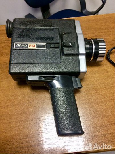 Старые фотоаппараты и камера