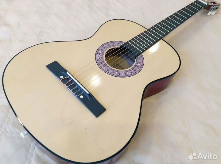 Классическая гитара новая