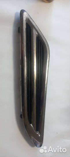 Накладка правого крыла Nissan Patrol y62