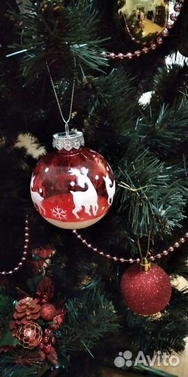 Разные новогодние игрушки