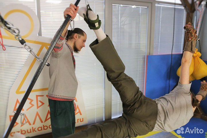 Тренажер правило деревянный с грузами и лебедкой