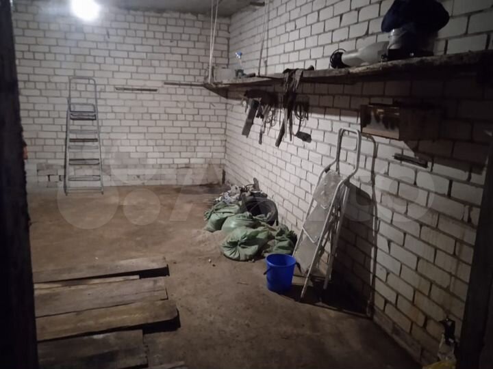 Гараж, > 30 м²