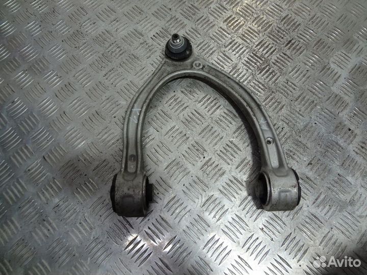Рычаг передний верхний правый Мерседес 205 253 257