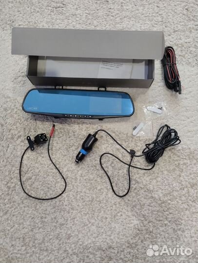 Видеорегистратор-зеркало с камерой заднего вида