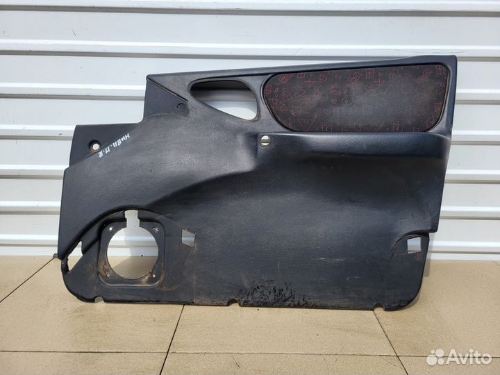 Обшивка двери передняя правая Шевроле Нива