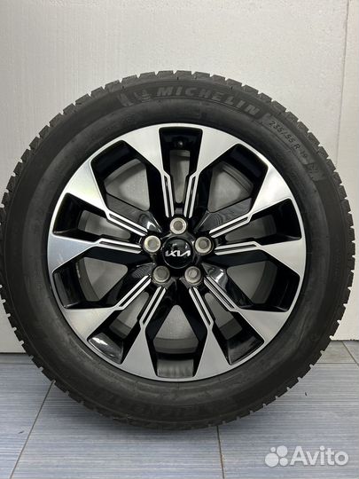 Новые.Оригинал.Kia Carnival 235/55r19