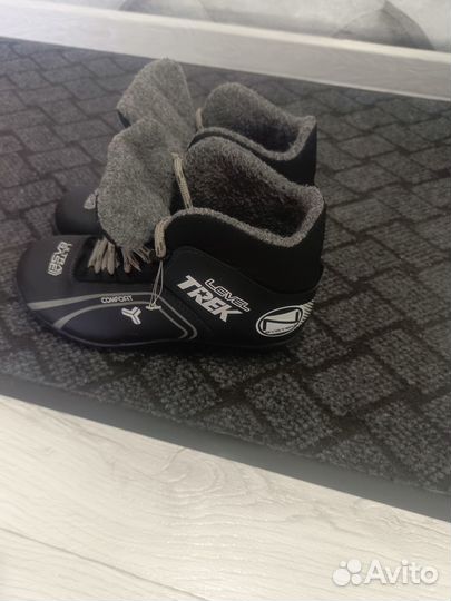 Лыжные ботинки