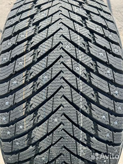 Grenlander Icedefensor Stud II 315/35 R20 140U