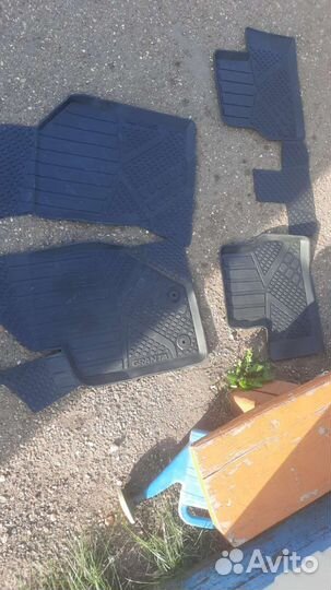Автомобильные коврики резиновые