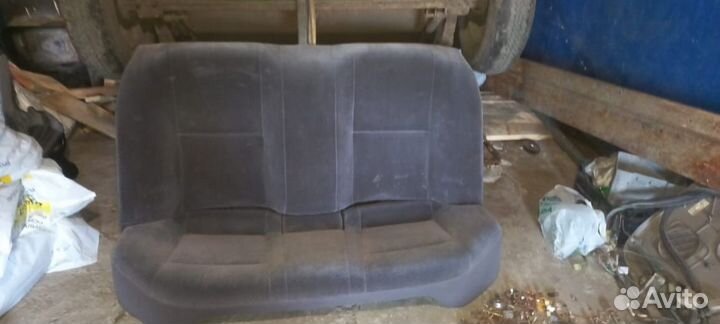 Заднее сиденье