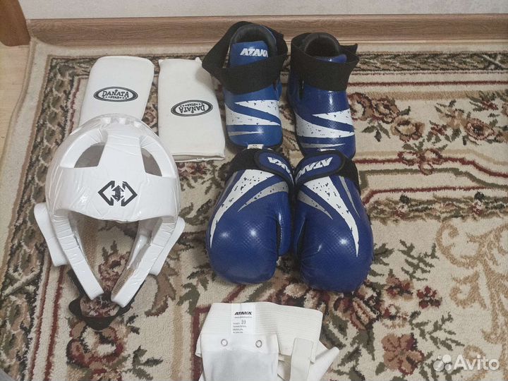 Шлем, защита на ноги для тхэквондо xs