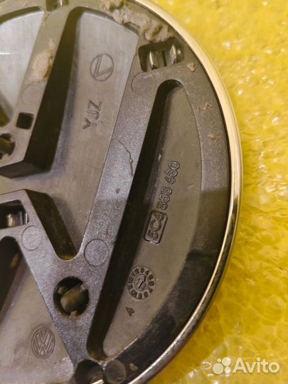 Эмблема на крышку багажника VAG