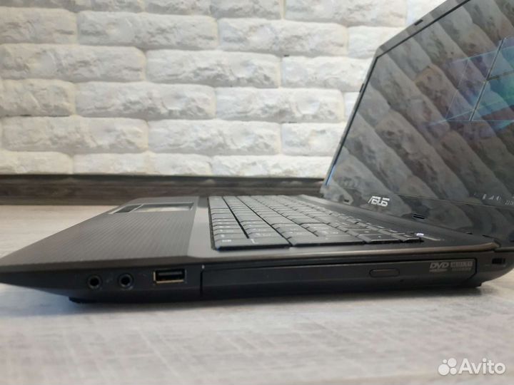 Ноутбук Asus x53u
