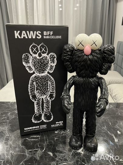 Коллекционная игрушка kaws