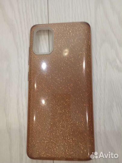 Чехлы на телефон