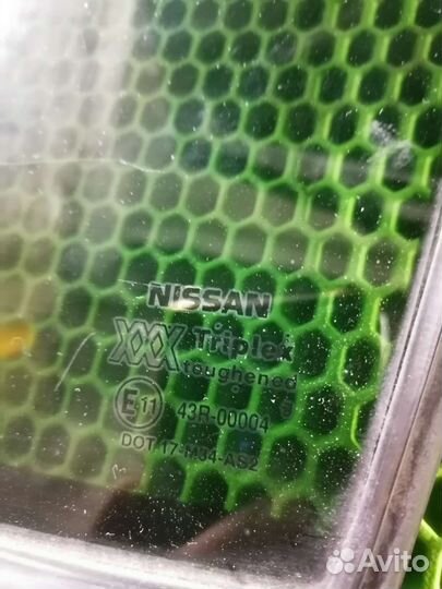 Форточка задней двери правой Nissan Primera P10