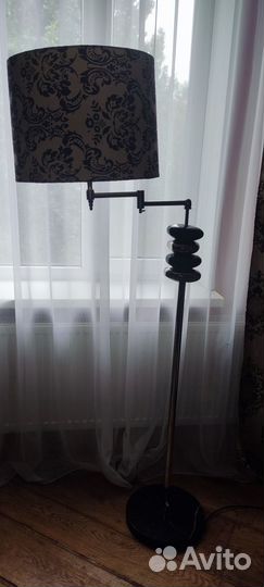 Стильный напольный торшер, лампа