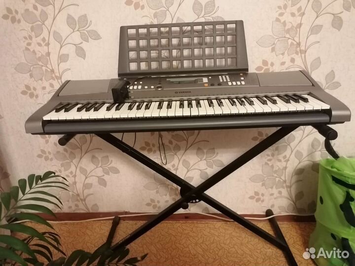 Синтезатор Yamaha psr R 300