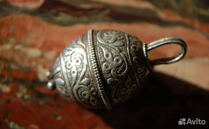 Серебряная подвеска с «желудями». Ожерелье женское