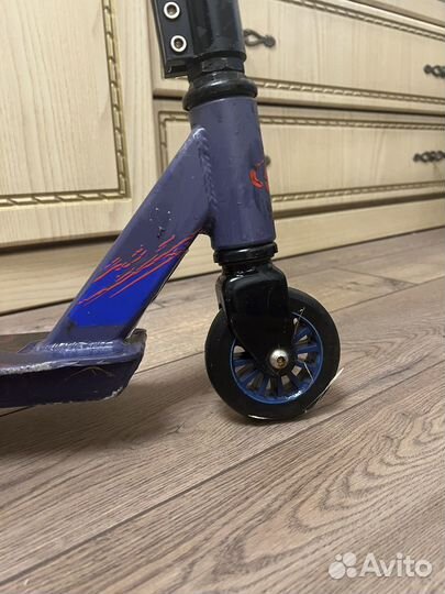 Трюковой самокат tech team duker 202