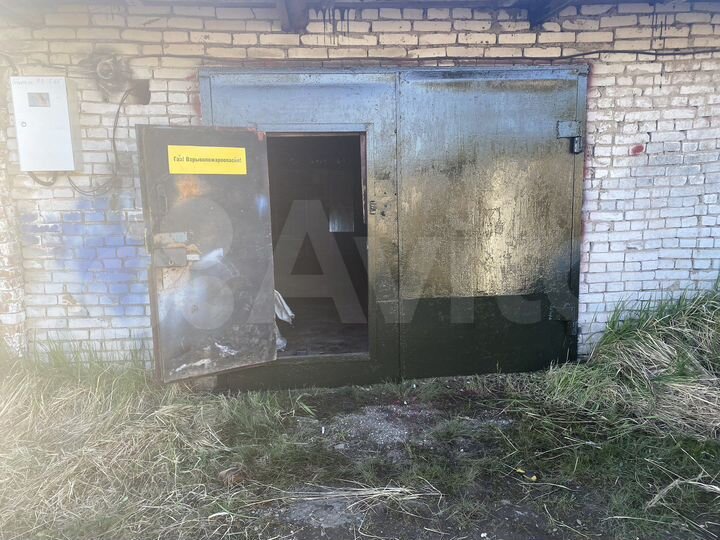 Гараж, > 30 м²