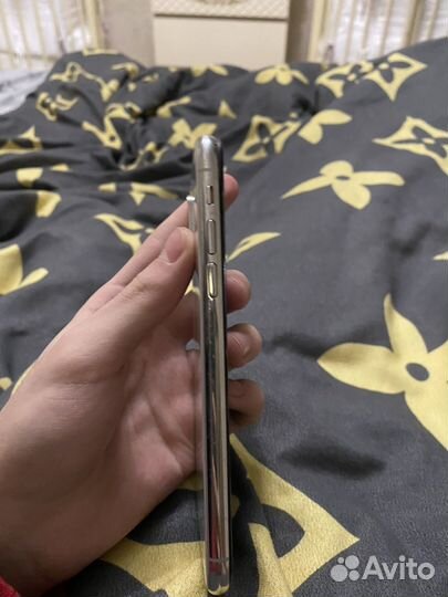 iPhone Xs, 64 ГБ