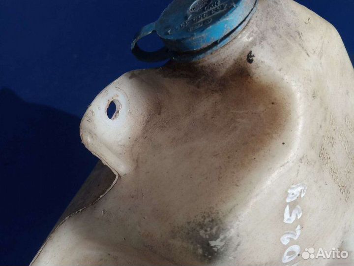 Бачок омывателя Audi 80 B3 1990