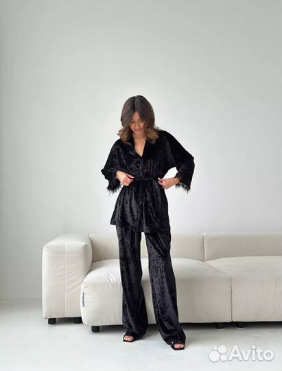 Нарядный велюровый костюм женский 48-50р