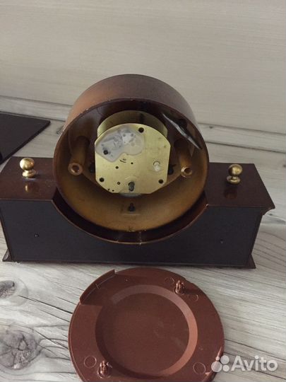 Часы настольные, механические Весна