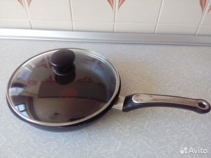 Сковорода с крышкой Tefal Франция