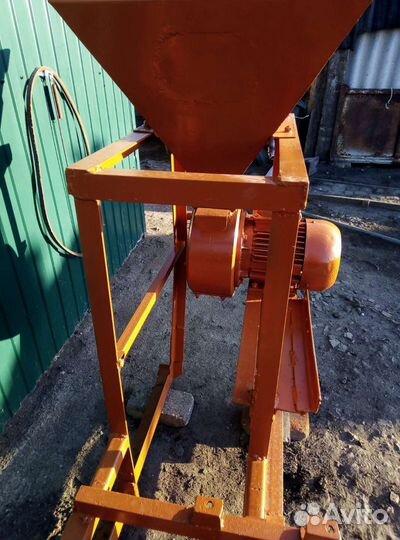 Зернодробилка