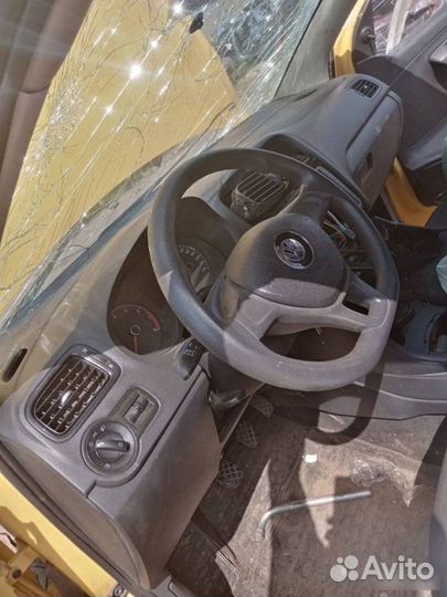 Торпедо Volkswagen Polo 5 2017